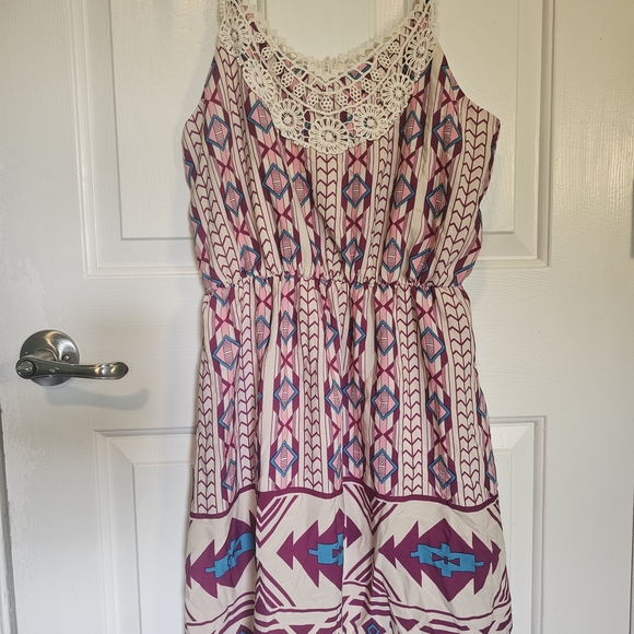 Pinkblush Aztec Print Boho Dress w/ Crochet Trim Junior's Sz M - Picture 1 of 10